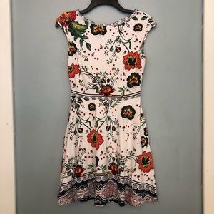 New York & Company White Floral Dress size: XS